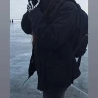 Mroźna zima + długi wąs = sople na mordzie