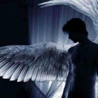 ... zbyt próżny by przepraszać, zbyt próżny by się wstydzić, zbyt próżny by zrozumieć, że jest zegarem, próżnym czasu odmierzaczem ...