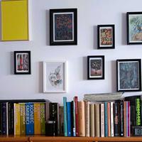 Mini-galeria, jako zaczątek wystawki wybranych fotografii i rysunków własnych. Początek stanowią ilustracje Justyny Stoszek ("Wieczny las. Poza pogonią wielkich miast") oraz karty "Leśne medytacje" Aleksandry Świder (https://aleksandraswider.com/)