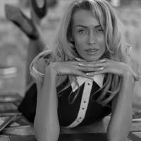 Anna, studio
