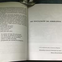 Najpierw do wnętrza, później do ciebie (?)
brak twoich myśli <bezradny> cisną się w słowa:
Może dziś będę sam w siódmym niebie,
może mnie czeka z Tobą Rozmowa?
MvD