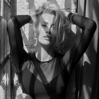 Anna, studio