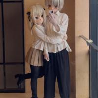 Para w codziennych stylizacjach z wykorzystaniem masek kigurumi
[Zdjęcie inspiracja – nie moje! Oddaje klimat i styl, który mi się podoba]